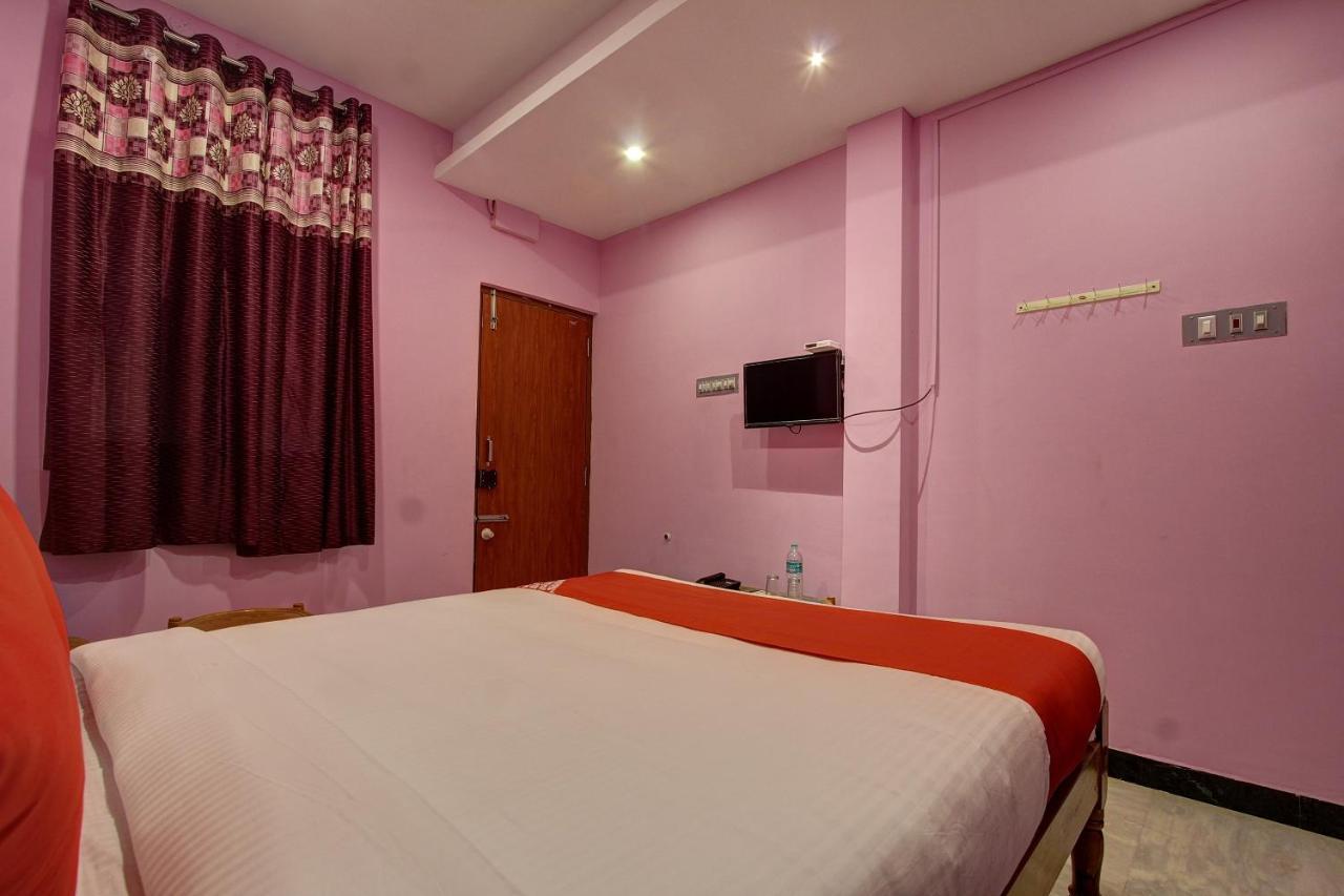 Готель Oyo 38664 Rt Residency Golden Rock Екстер'єр фото